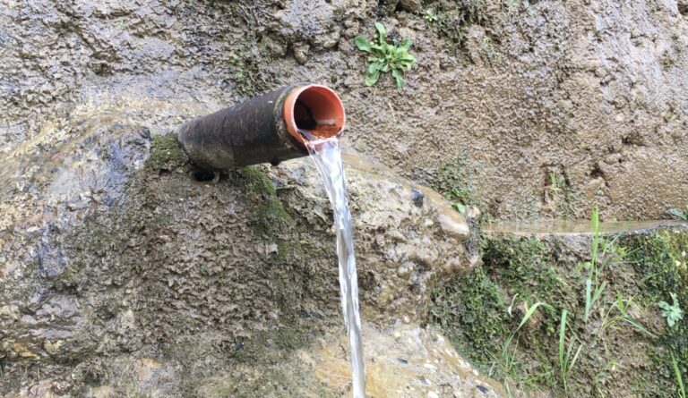 Burimi “i lajthisë” mbi 100 vjeçarë, vendi ku mbushin ujë ende banorët