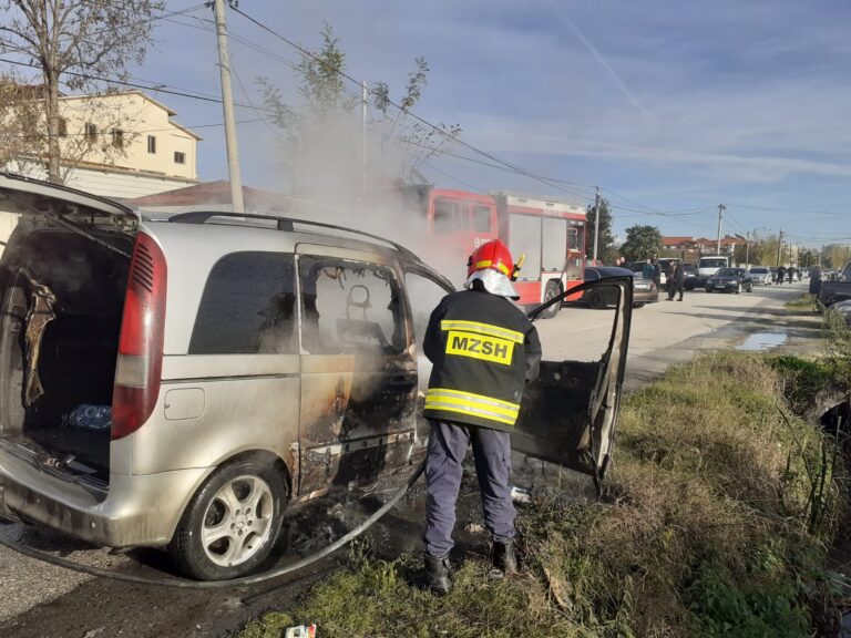 Fier – Fermë Çlirim, digjet makina, shpëtojnë pasagjerët