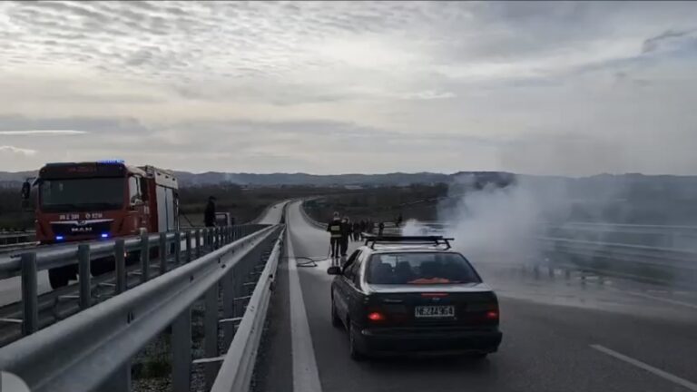 Makina merr flakë në bypassin e Mbrostarit.